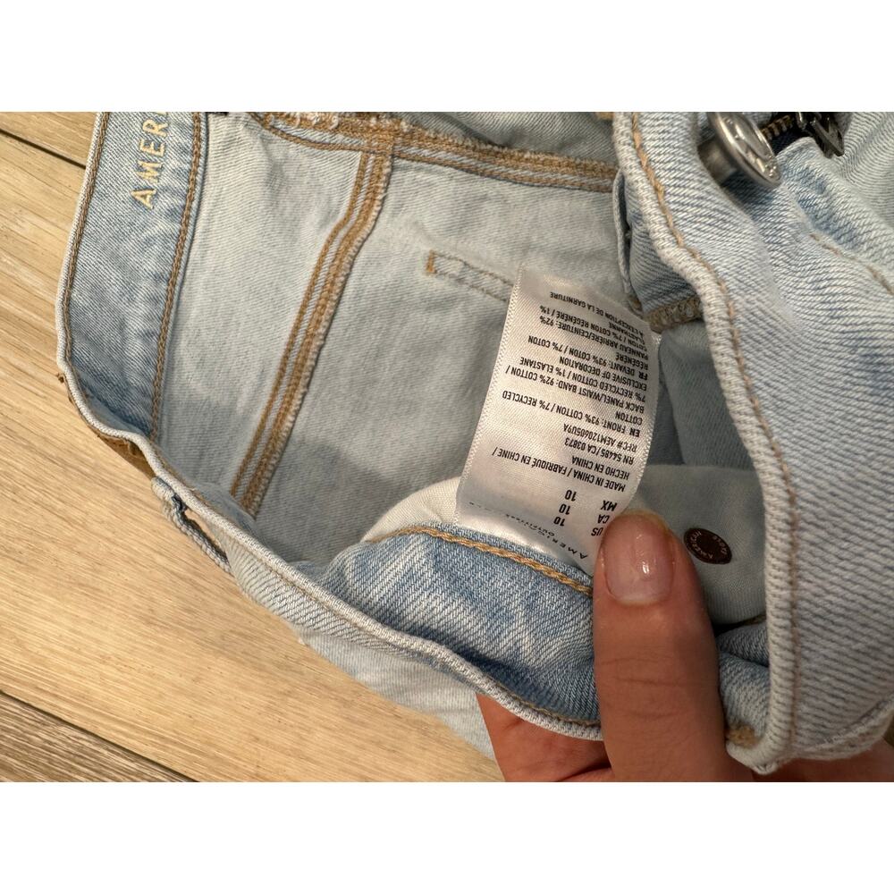 american eagle Light wash relaxed short size 10 - Picture 9 of 9